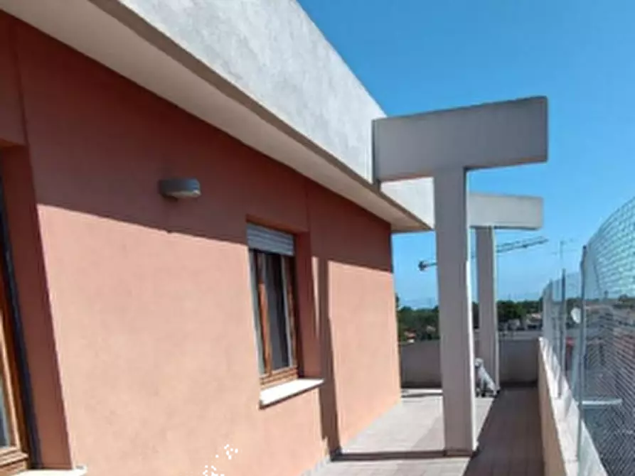 Immagine 11 di Appartamento in vendita  in Via Carlo Poma  a Fano