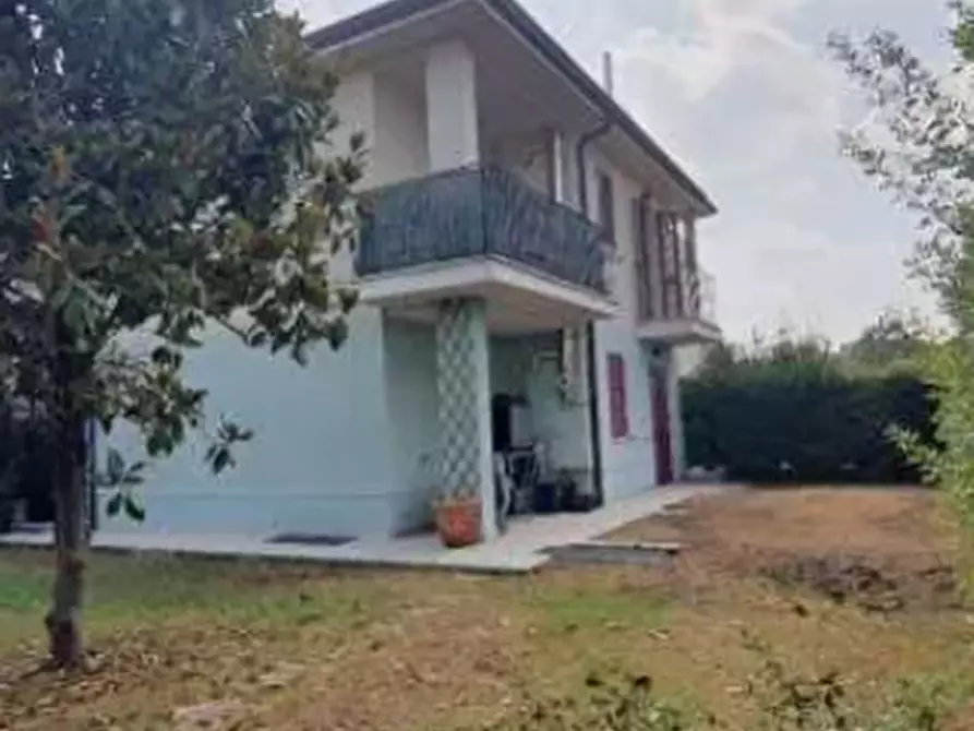 Immagine 10 di Appartamento in vendita  in Via Nona Strada  a Fano