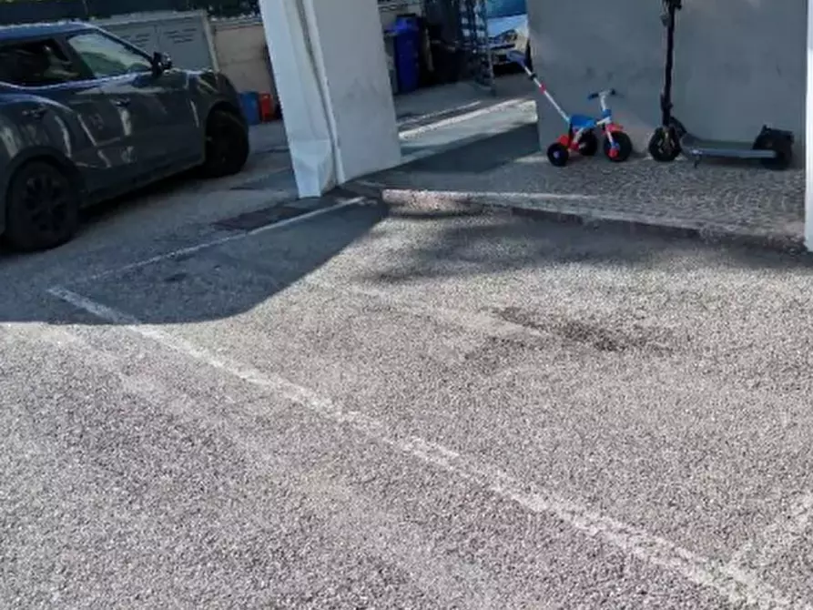 Immagine 5 di Negozio in vendita  in Via XXIV Maggio a Pesaro