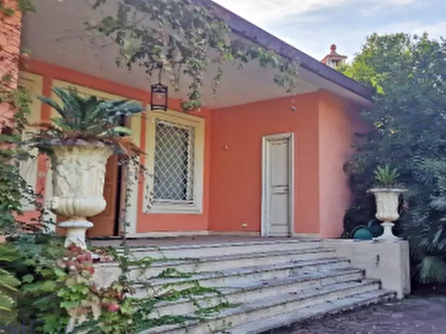 Immagine 2 di Villa in vendita  in Vicolo del Casale Lumbroso  a Roma