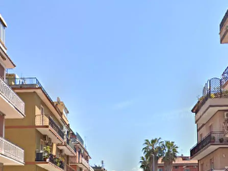 Immagine 12 di Appartamento in vendita  in Via Maletto a Roma