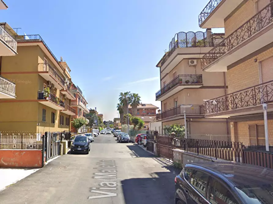 Immagine 13 di Appartamento in vendita  in Via Maletto a Roma