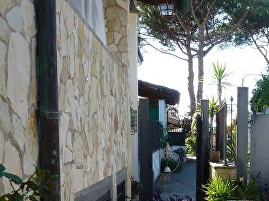 Immagine 10 di Appartamento in vendita  in Via Valle Aurina a Roma