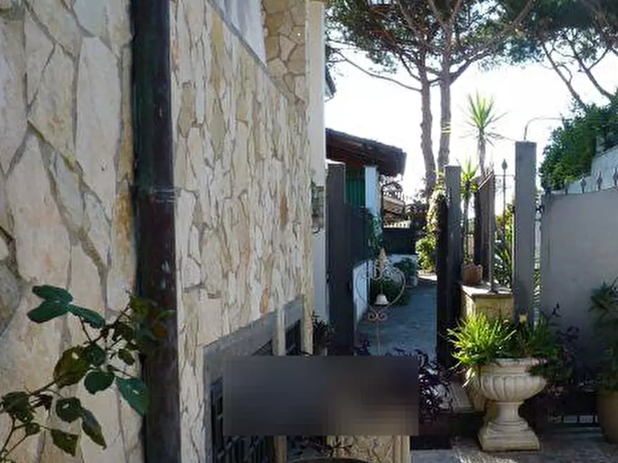 Immagine 6 di Appartamento in vendita  in Via Valle Aurina a Roma