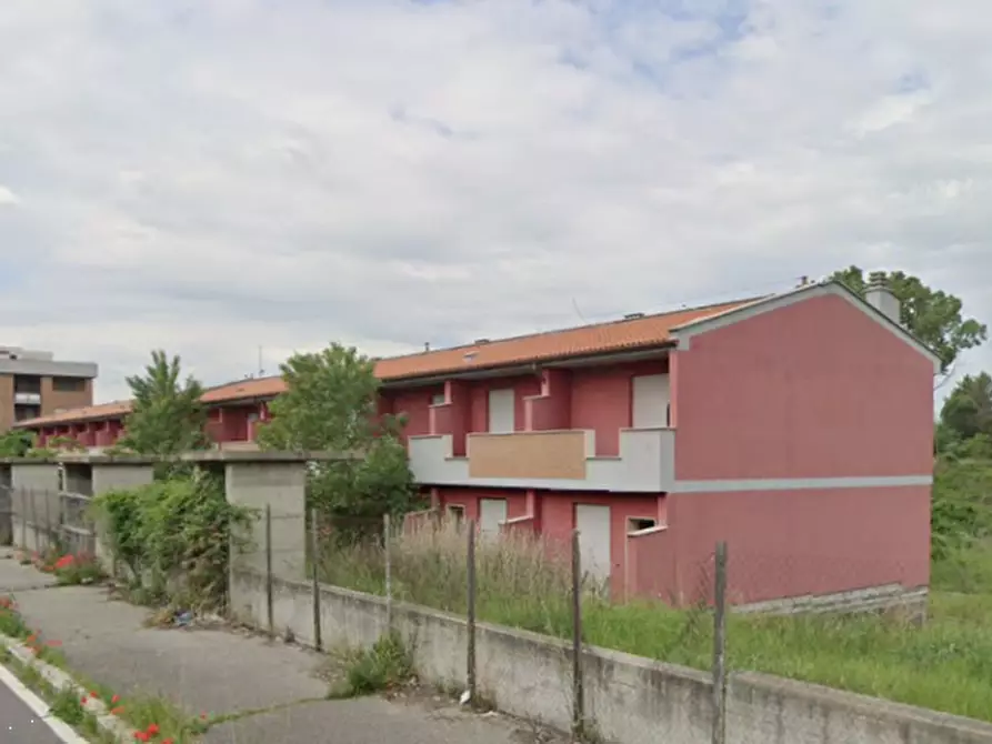 Immagine 3 di Villetta a schiera in vendita  in Via Carlo Cassola a Roma