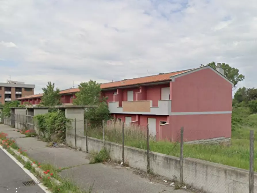 Immagine 5 di Villetta a schiera in vendita  in Via Carlo Cassola a Roma