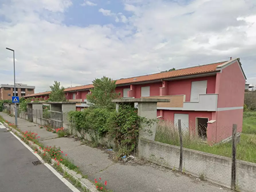 Immagine 3 di Villetta a schiera in vendita  in Via Carlo Cassola a Roma