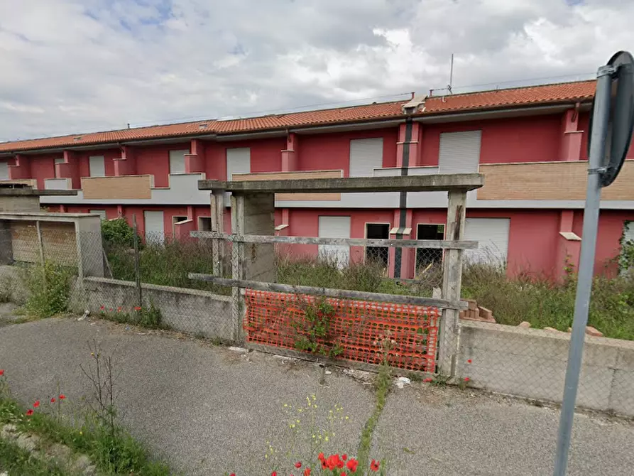 Immagine 1 di Villetta a schiera in vendita  in Via Carlo Cassola a Roma
