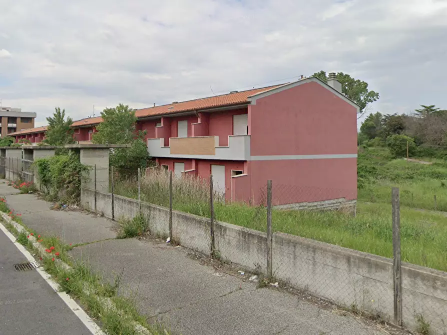 Immagine 3 di Villetta a schiera in vendita  in Via Carlo Cassola a Roma