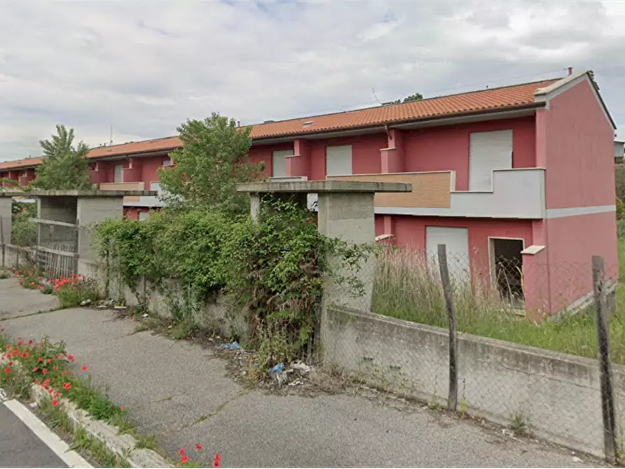 Immagine 4 di Villetta a schiera in vendita  in Via Carlo Cassola a Roma