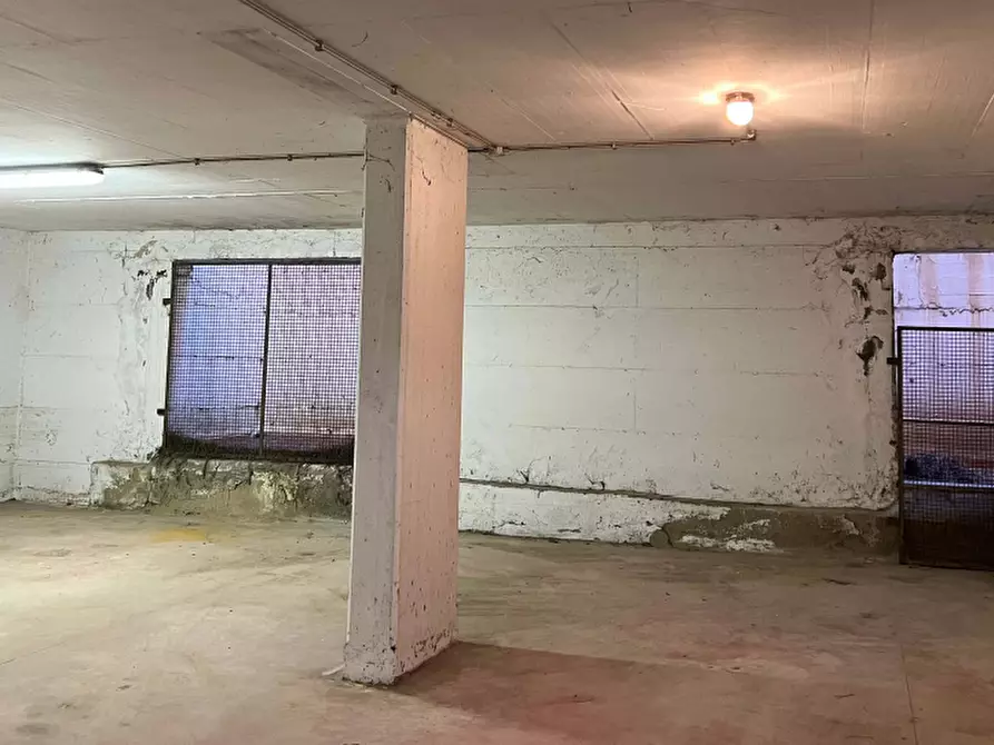 Immagine 1 di Garage in vendita  in Via L' Aquila a Albano Laziale