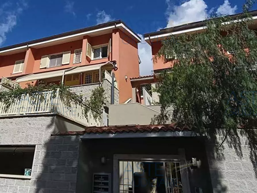 Immagine 7 di Appartamento in vendita  in Via dei Maffei a Roma