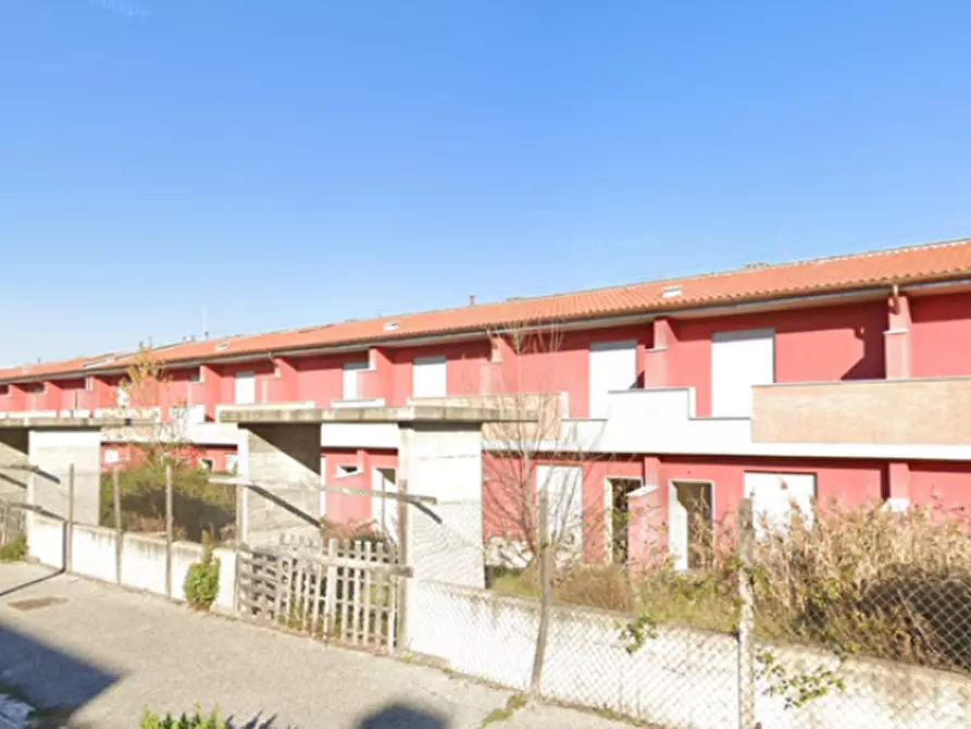 Immagine 3 di Villetta a schiera in vendita  in Via Carlo Cassola a Roma