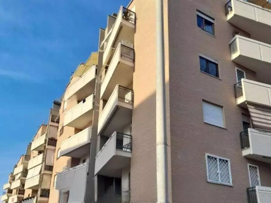 Immagine 1 di Appartamento in vendita  in Via Raoul Chiodelli a Roma