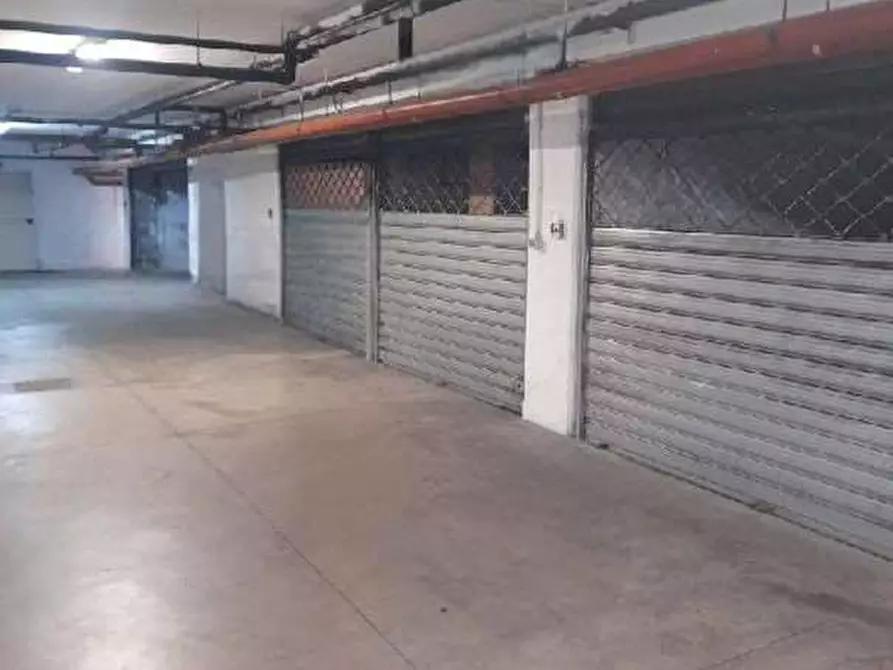 Immagine 27 di Appartamento in vendita  in Via Raoul Chiodelli a Roma