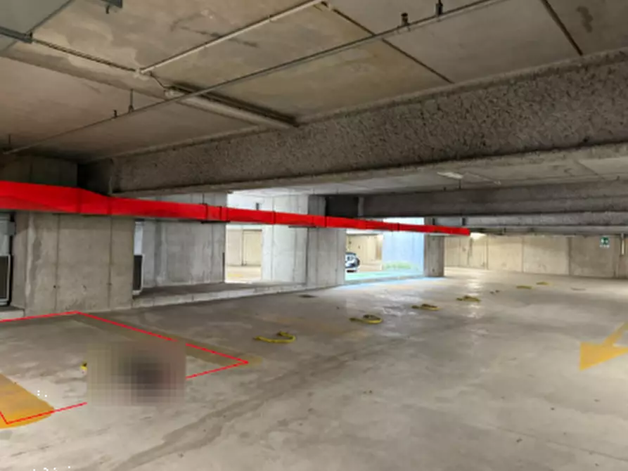 Immagine 2 di Posto auto in vendita  in Piazzale Guglielmo Marconi a Vimercate