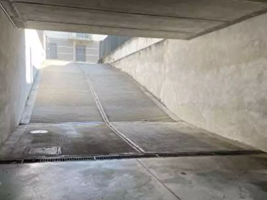 Immagine 2 di Garage in vendita  in Via San Francesco d'Assisi  a Giussano