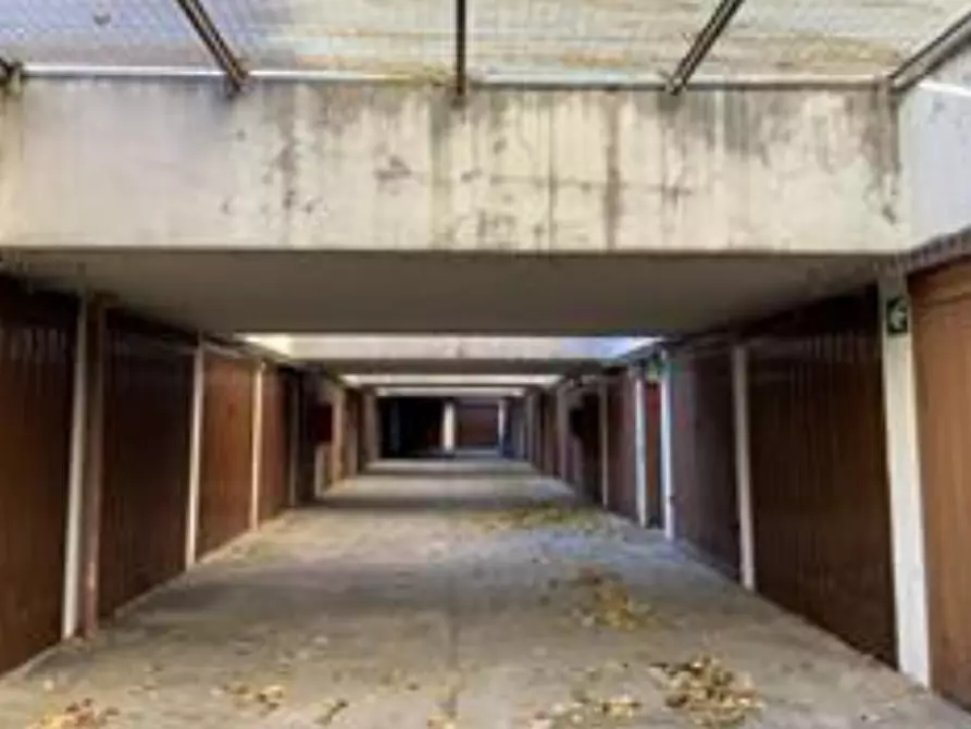 Immagine 2 di Garage in vendita  in Via Amerigo Vespucci a Cologno Monzese