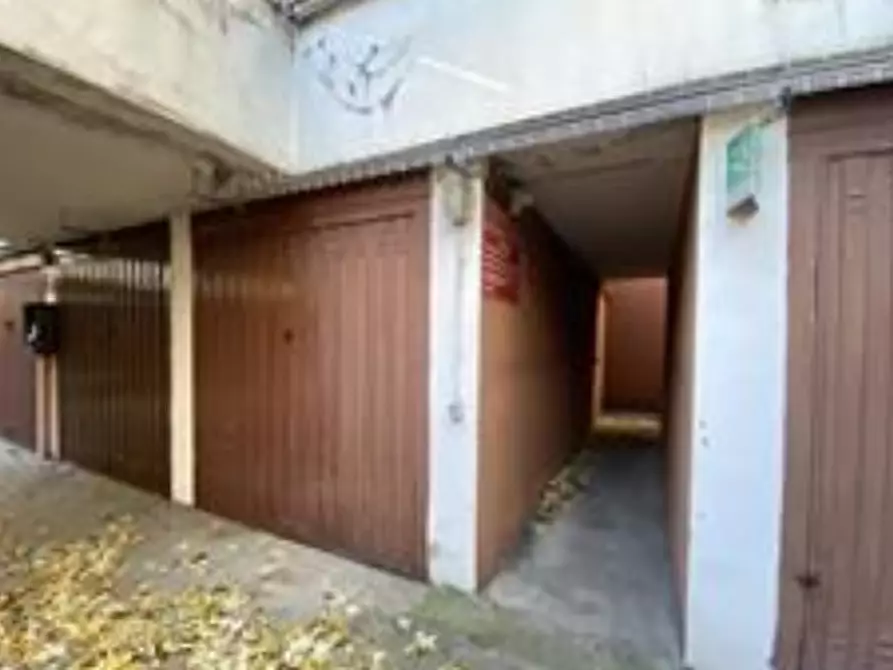 Immagine 3 di Garage in vendita  in Via Amerigo Vespucci a Cologno Monzese