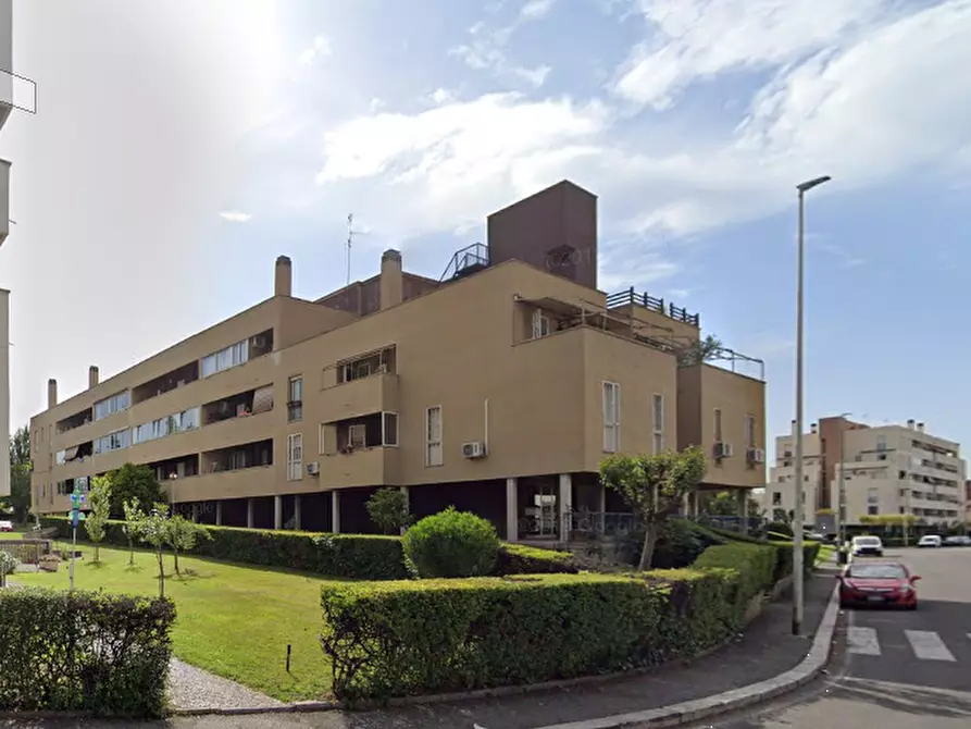 Immagine 7 di Appartamento in vendita  in Via Degas a Roma