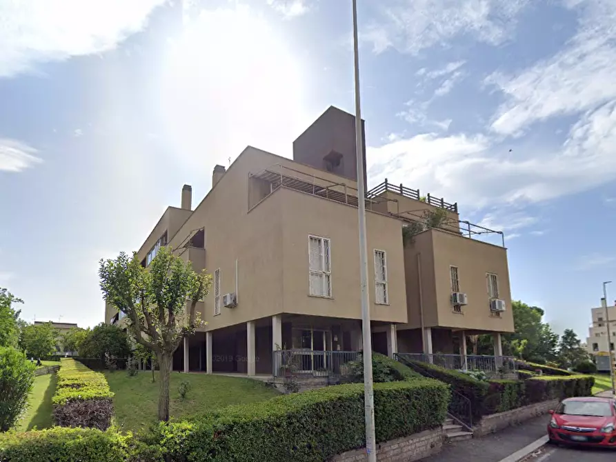 Immagine 9 di Appartamento in vendita  in Via Degas a Roma