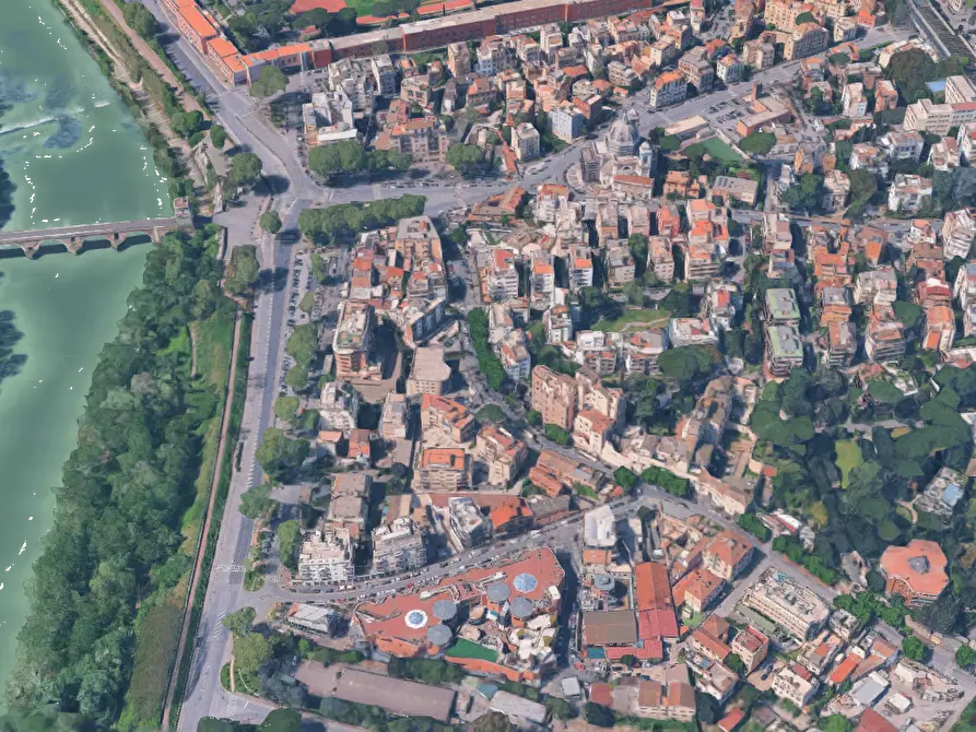 Immagine 5 di Garage in vendita  in Viale di Tor di Quinto a Roma