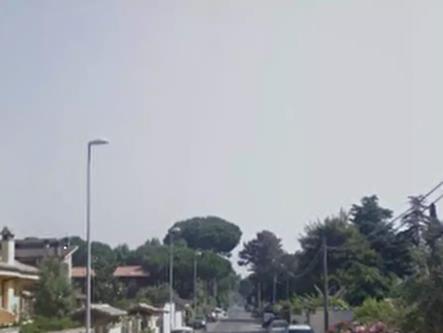 Immagine 3 di Capannone industriale in vendita  in Via Dobbiaco a Roma