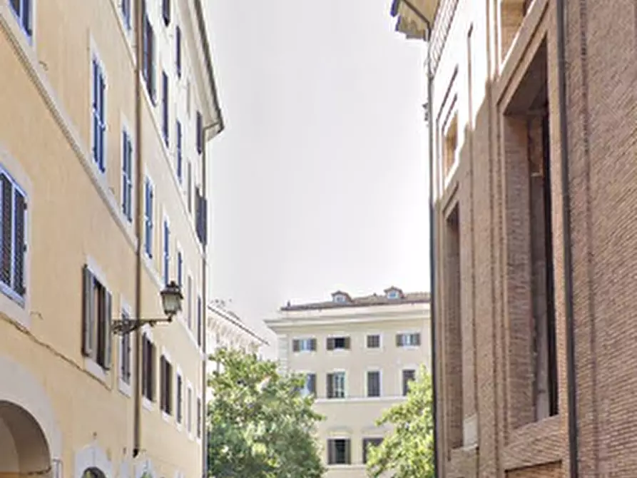 Immagine 4 di Appartamento in vendita  in Via della Chiesa Nuova a Roma