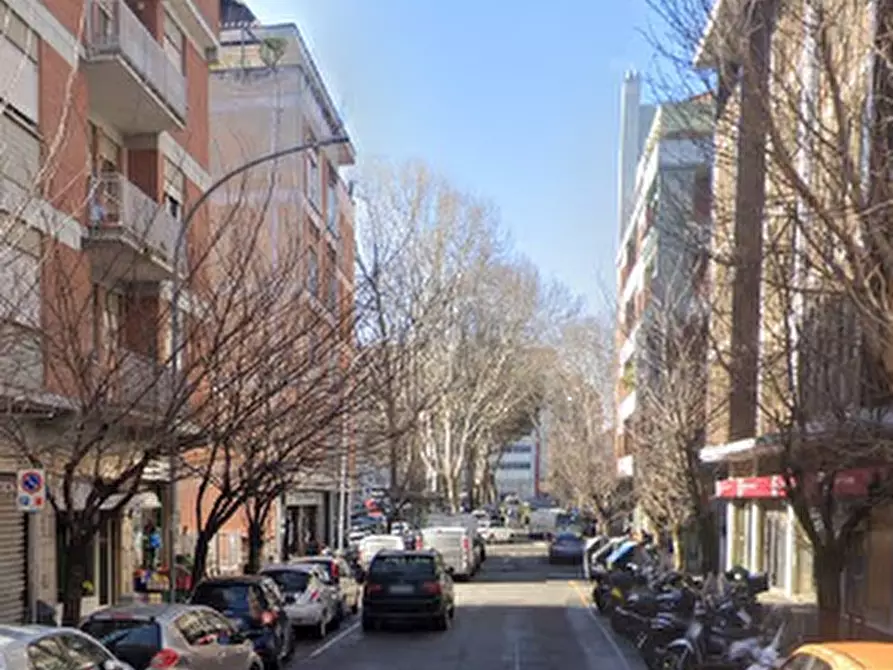 Immagine 3 di Appartamento in vendita  in Via Cornelio Magni a Roma