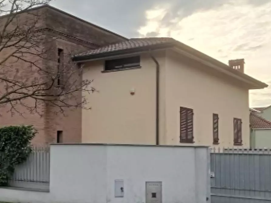 Immagine 1 di Villa in vendita  in Via Dell Acqua a Mezzago
