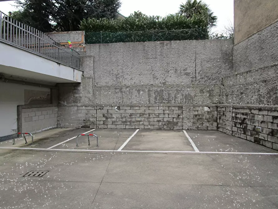 Immagine 1 di Posto auto in vendita  in Via Beato Angelico a Besana In Brianza