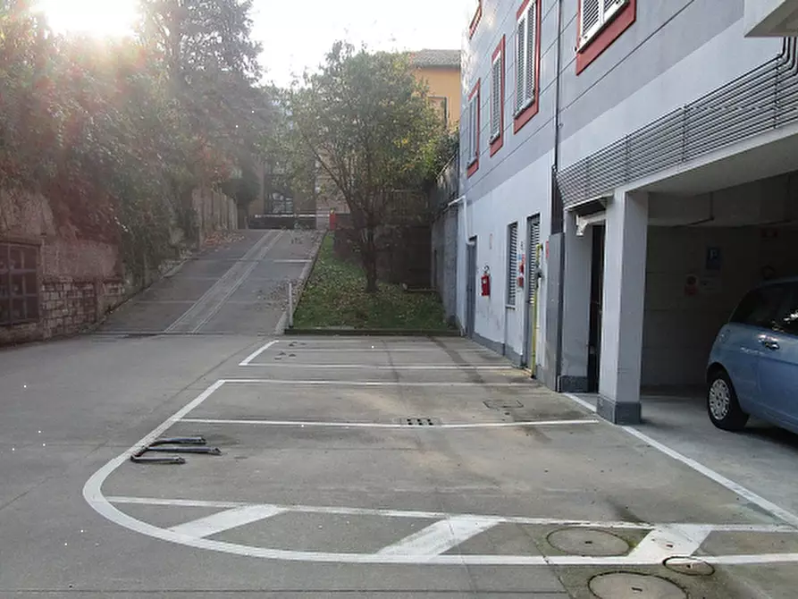Immagine 1 di Posto auto in vendita  in Via Beato Angelico a Besana In Brianza