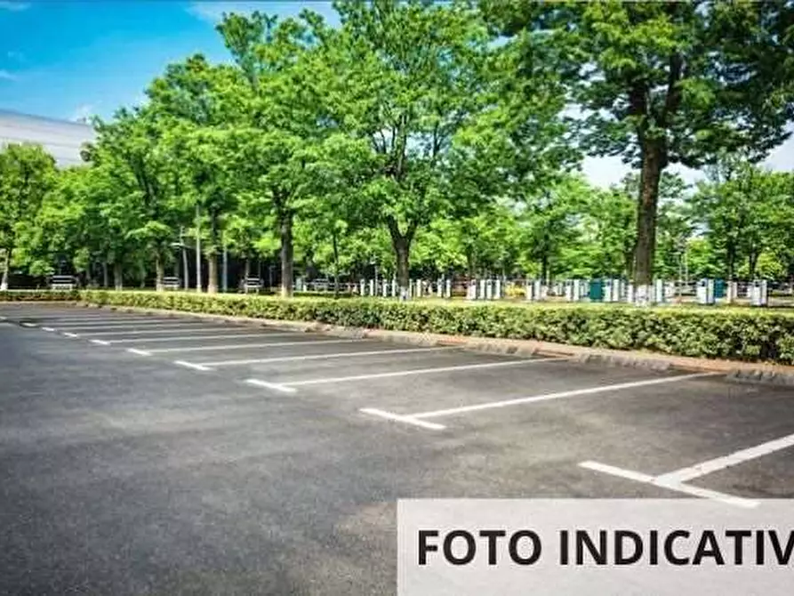 Immagine 11 di Posto auto in vendita  in Via Beato Angelico a Besana In Brianza