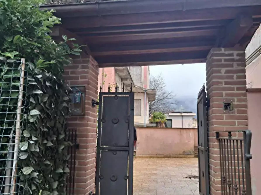 Immagine 5 di Appartamento in vendita  in Via V Luglio a Gualdo Tadino