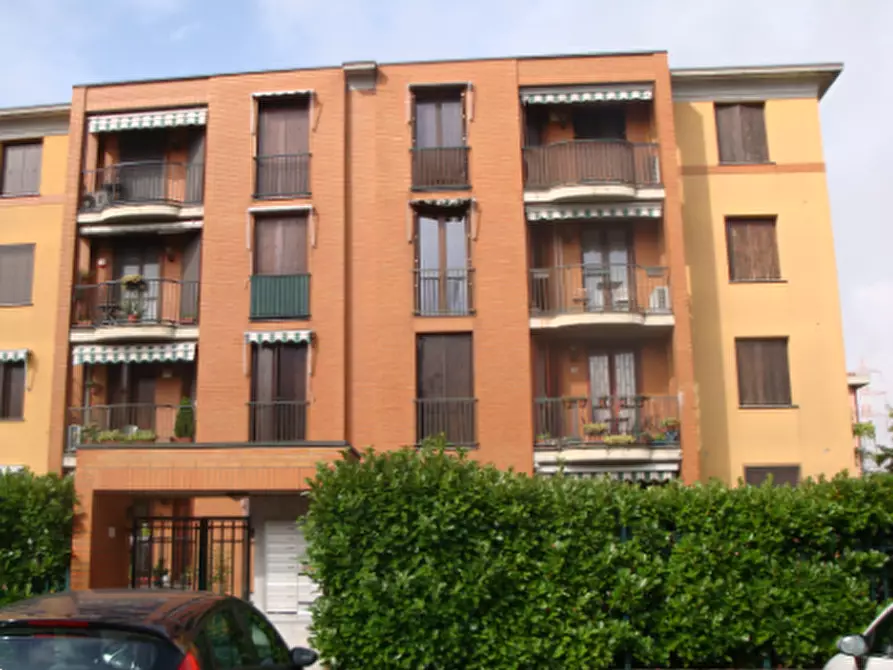 Immagine 14 di Appartamento in vendita  in Via Gaspara Stampa a Cernusco Sul Naviglio