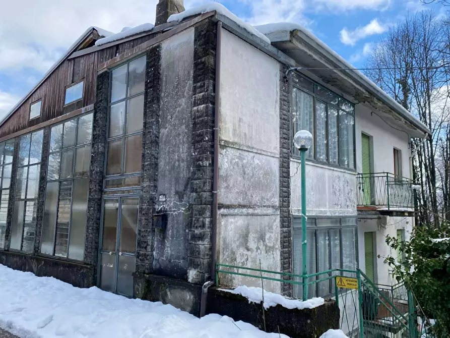 Immagine 1 di Appartamento in vendita  in Via Panoramica a Lizzano In Belvedere