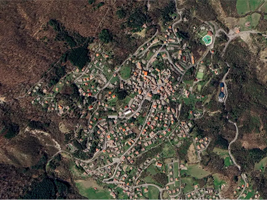 Immagine 10 di Appartamento in vendita  in Via Panoramica a Lizzano In Belvedere