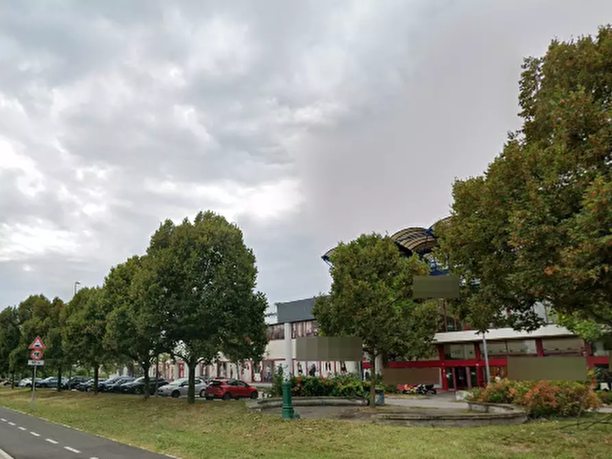 Immagine 9 di Negozio in vendita  in Via per Canegrate  a Legnano