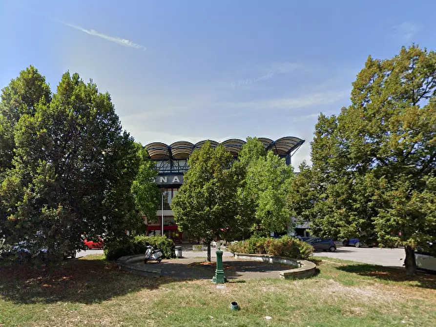 Immagine 10 di Negozio in vendita  in Via per Canegrate  a Legnano