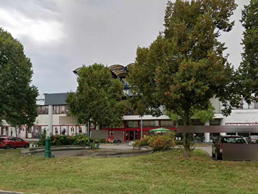 Immagine 11 di Negozio in vendita  in Via per Canegrate  a Legnano