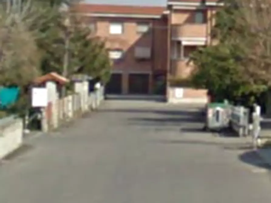 Immagine 7 di Negozio in vendita  in Via Crevalcore a San Giovanni In Persiceto