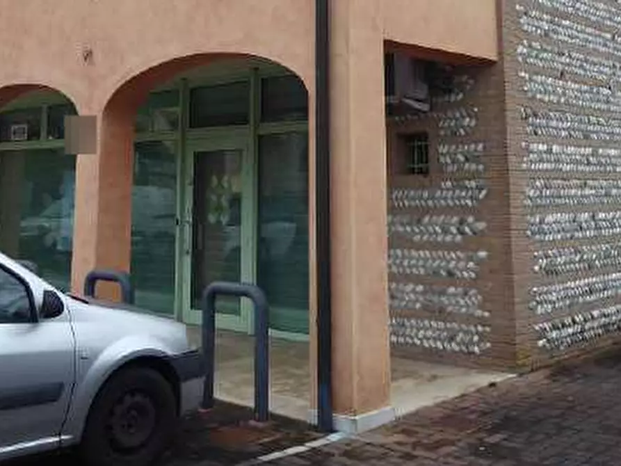Immagine 1 di Negozio in vendita  in Piazza Vittorio Veneto a Breda Di Piave