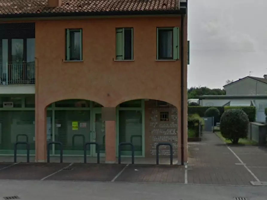Immagine 3 di Negozio in vendita  in Piazza Vittorio Veneto a Breda Di Piave