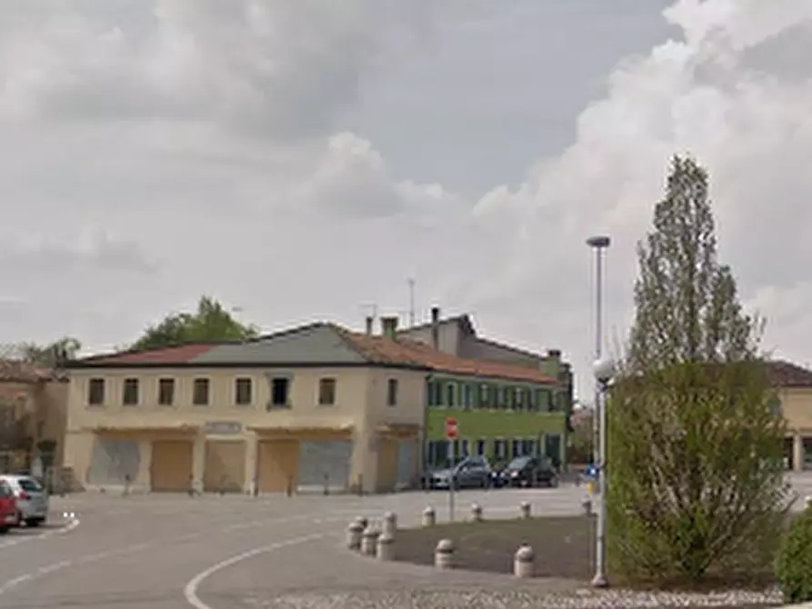 Immagine 8 di Negozio in vendita  in Piazza Vittorio Veneto a Breda Di Piave