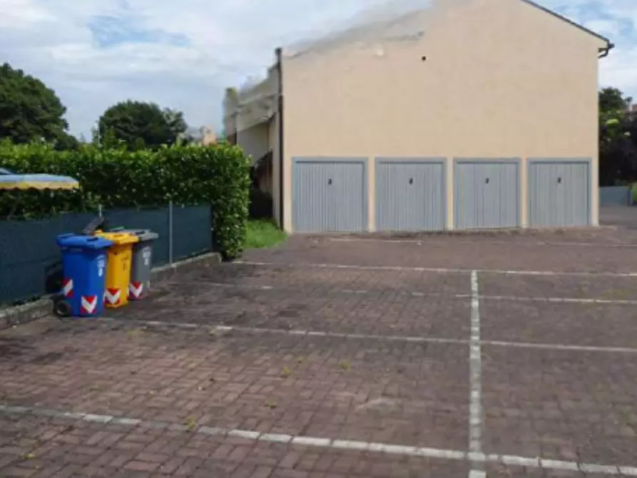 Immagine 11 di Negozio in vendita  in Piazza Vittorio Veneto a Breda Di Piave