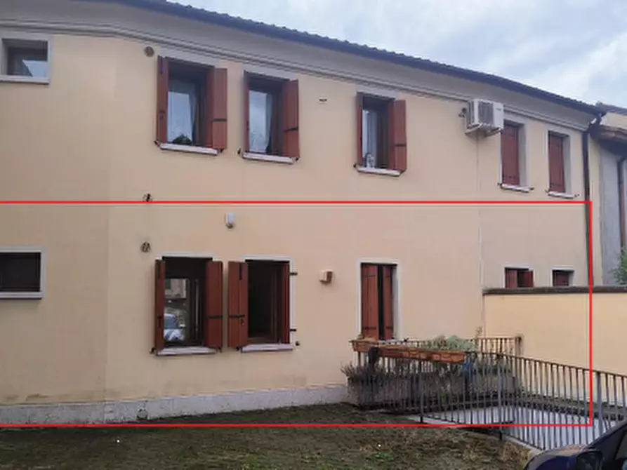 Immagine 2 di Appartamento in vendita  in  Via Castello  a Sernaglia Della Battaglia