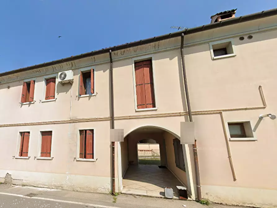 Immagine 11 di Appartamento in vendita  in  Via Castello  a Sernaglia Della Battaglia