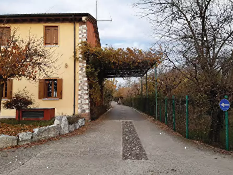 Immagine 2 di Capannone industriale in vendita  in Via San Pietro a Castello Di Godego