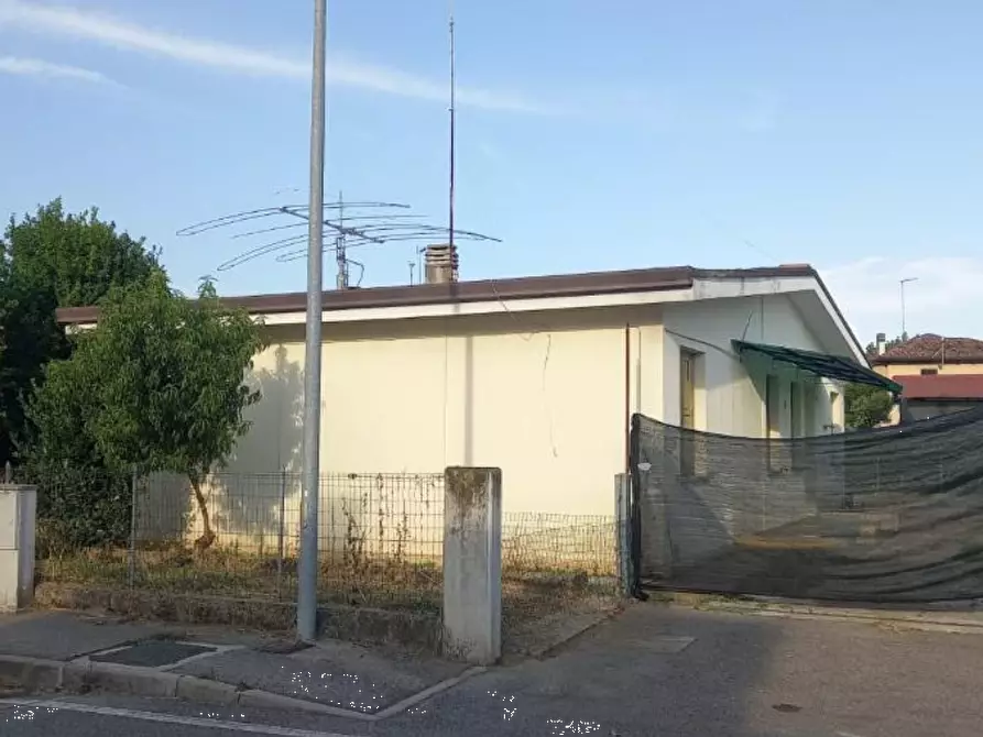 Immagine 1 di Casa indipendente in vendita  in Via Europa  a Salgareda