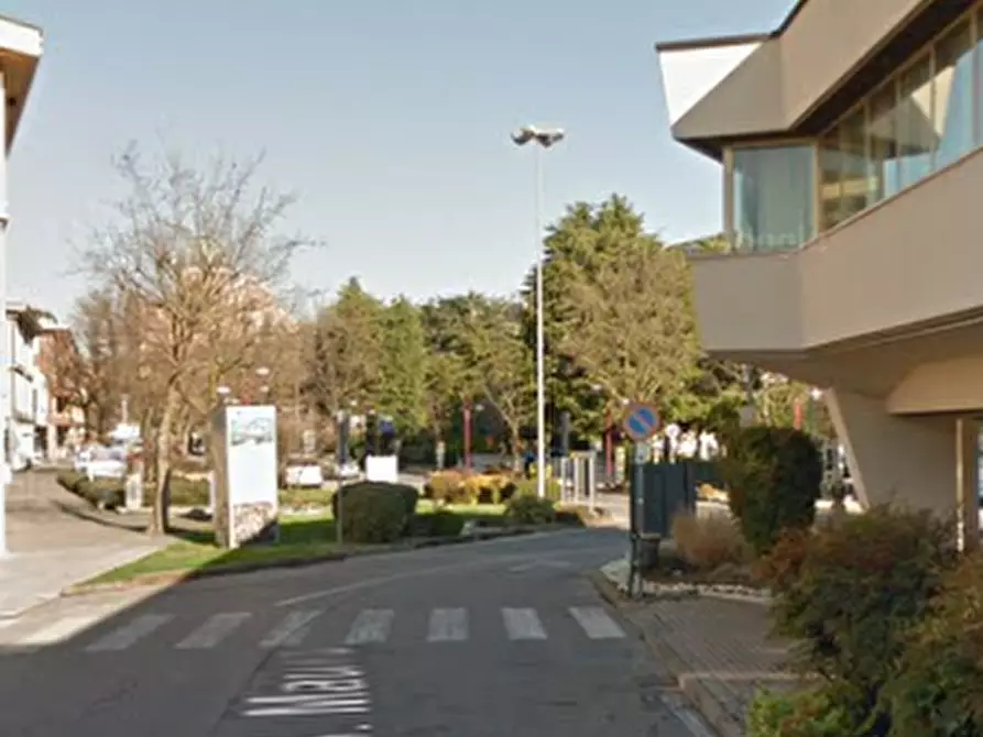 Immagine 6 di Negozio in vendita  in Via Manzoni a Montegrotto Terme